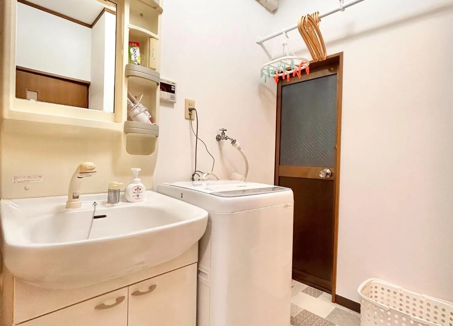 空港＆海遊館直通、2Wayアクセス便利、過客ノ家ー弁天町 Apartment Osaka Japan